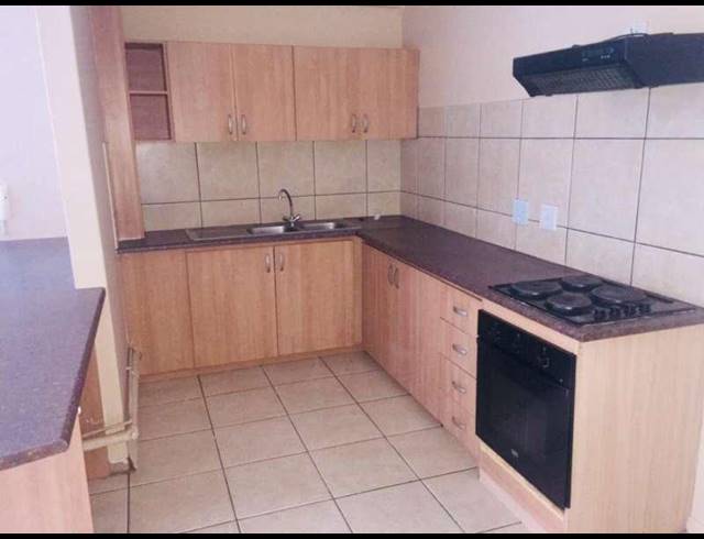 2 BEDROOM APARTMENT FOR SALE IN SILVERTON